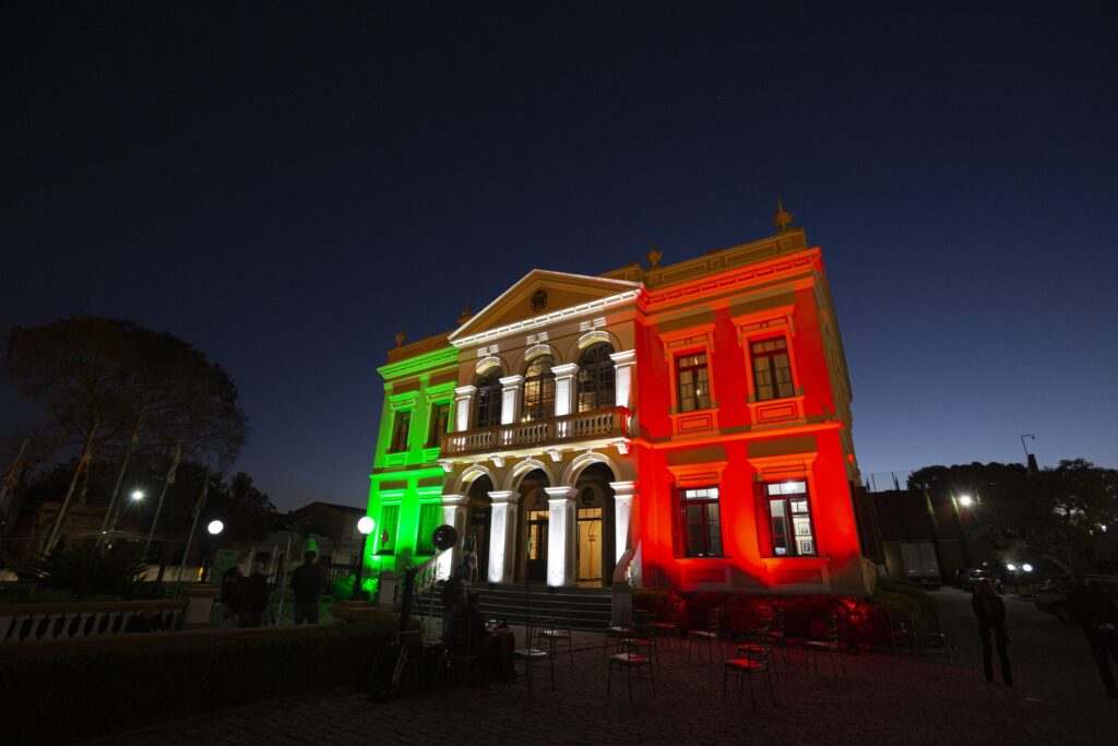 Cores da Itália iluminam Curitiba na Festa della Repubblica